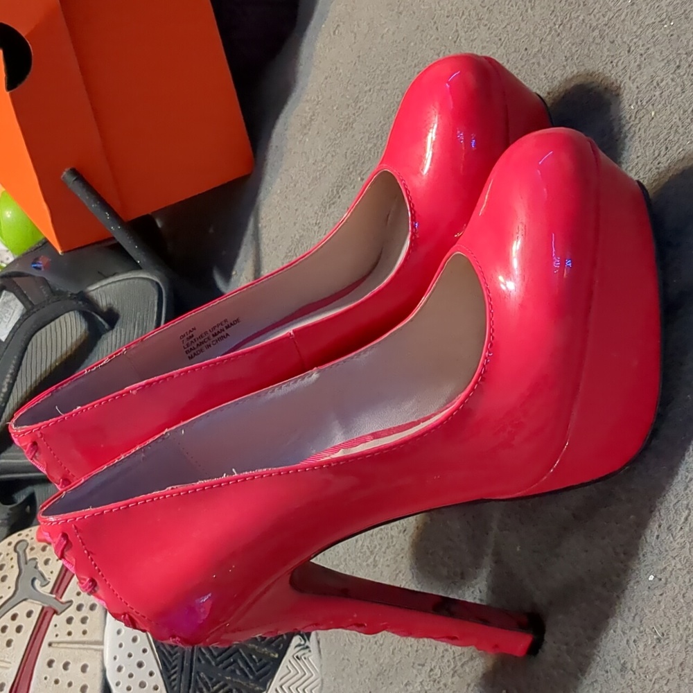 Betsey Johnson  Ditan Heels Size 7.5